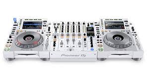 Pioneer set nexus 2 = 1x xdjm900nxs2 + 2xcdj2000nxs2 - white