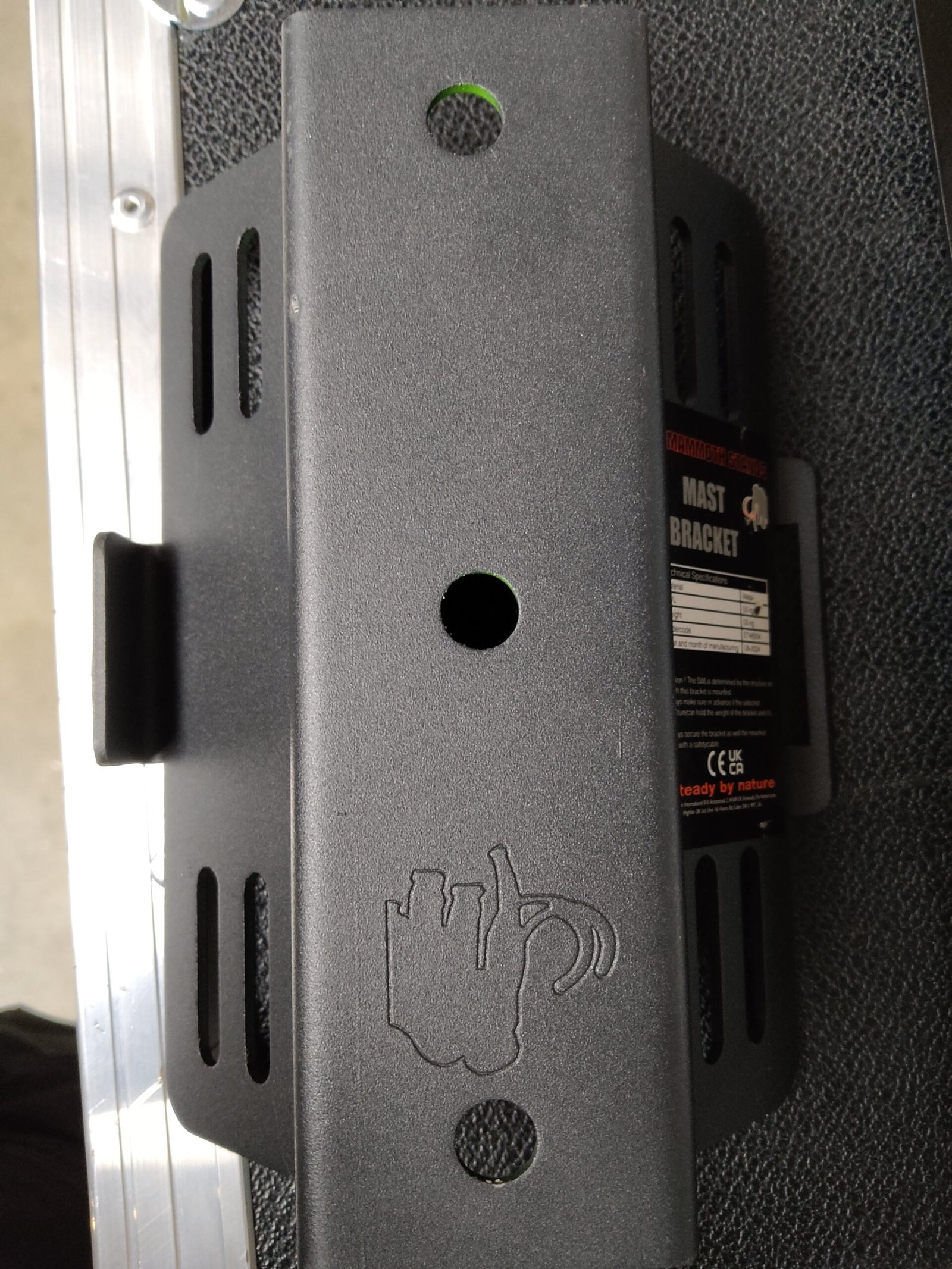 Showgear mast bracket